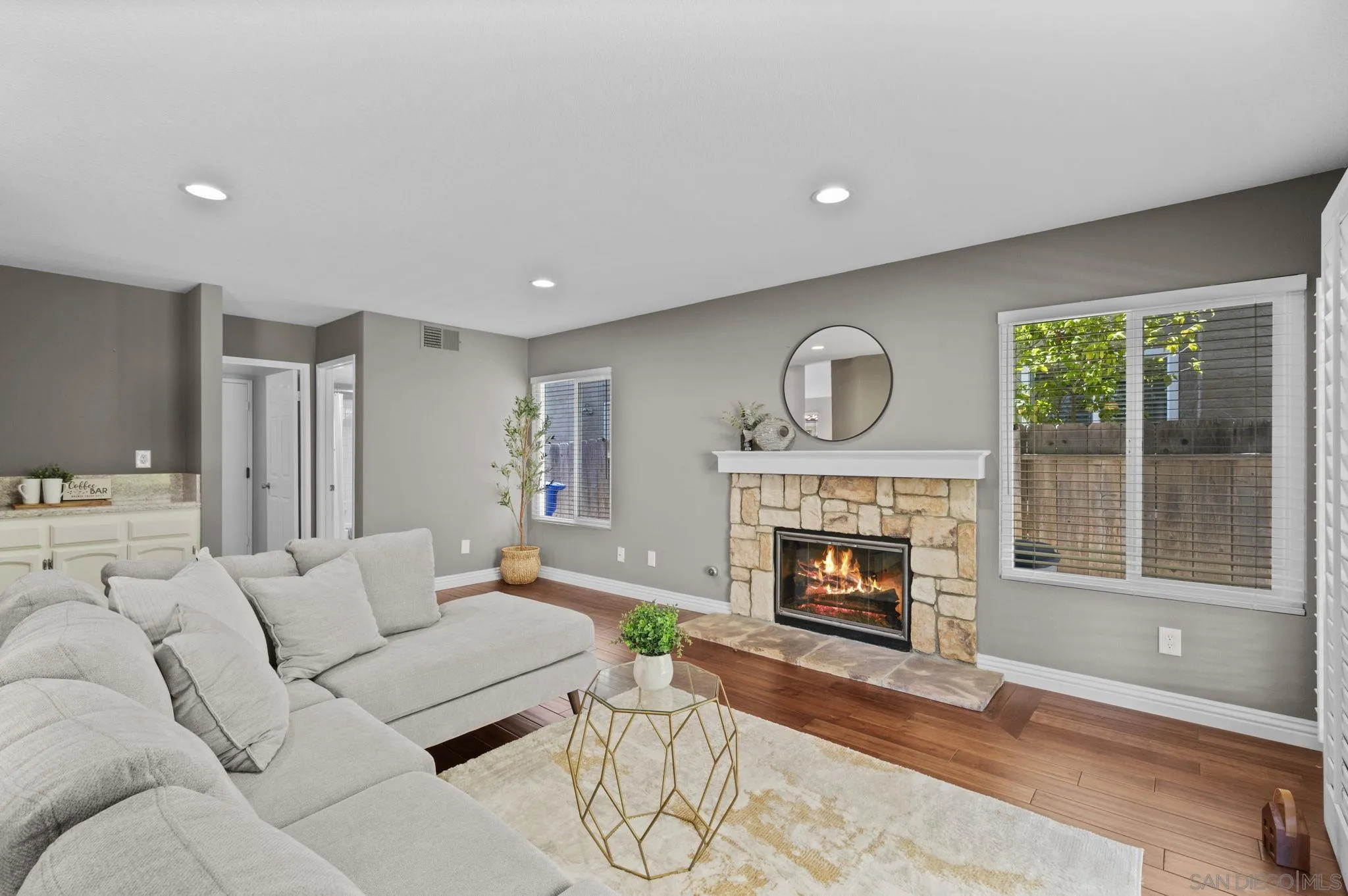 https://cdn.realtyfeed.com/cdn/127/250036688/9d7c30aeacdf6f91abd44aa8fdace02f.webp