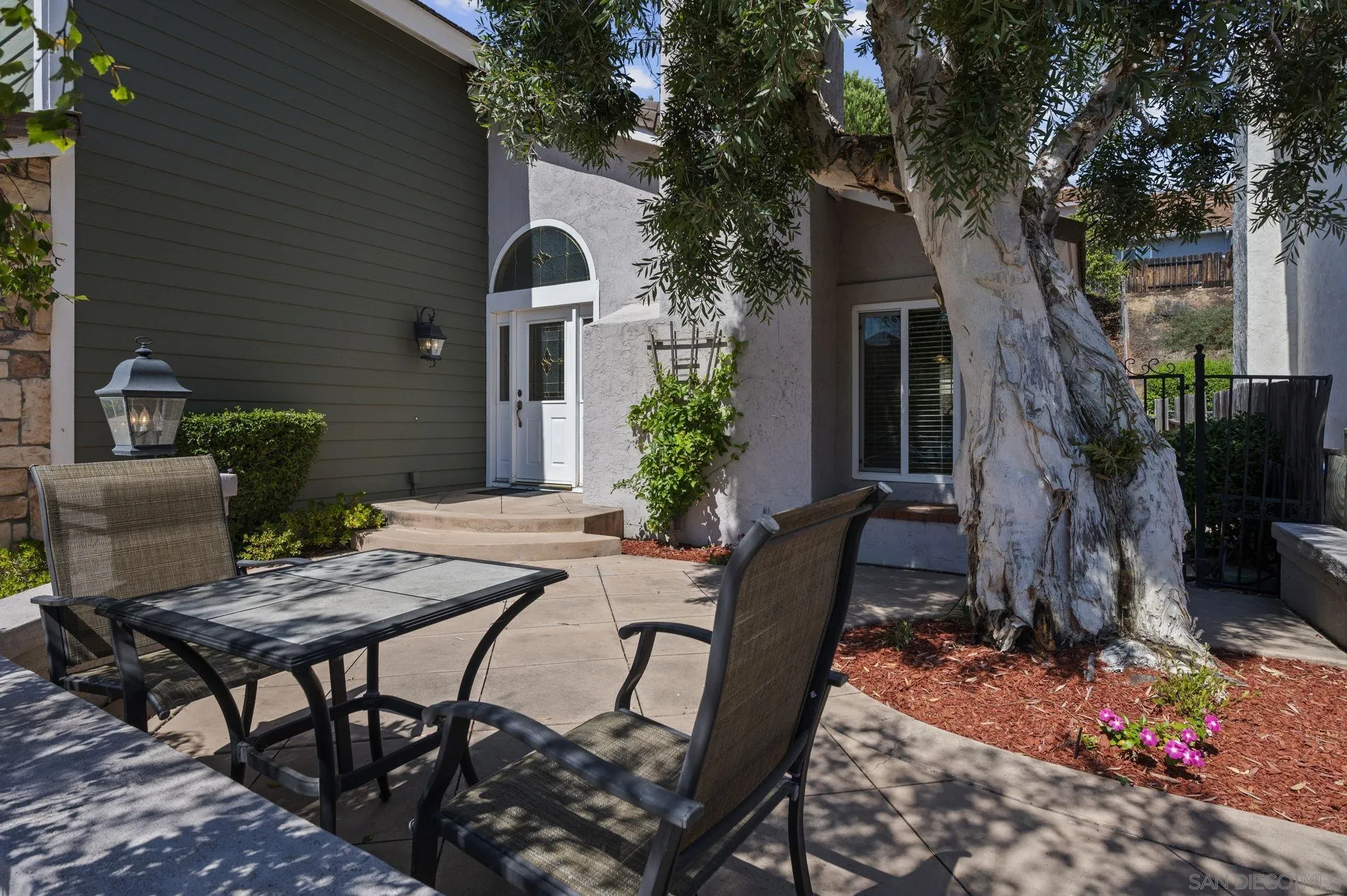 https://cdn.realtyfeed.com/cdn/127/250036688/cfe1cf5dd3fd0ed956449052d701ea10.webp