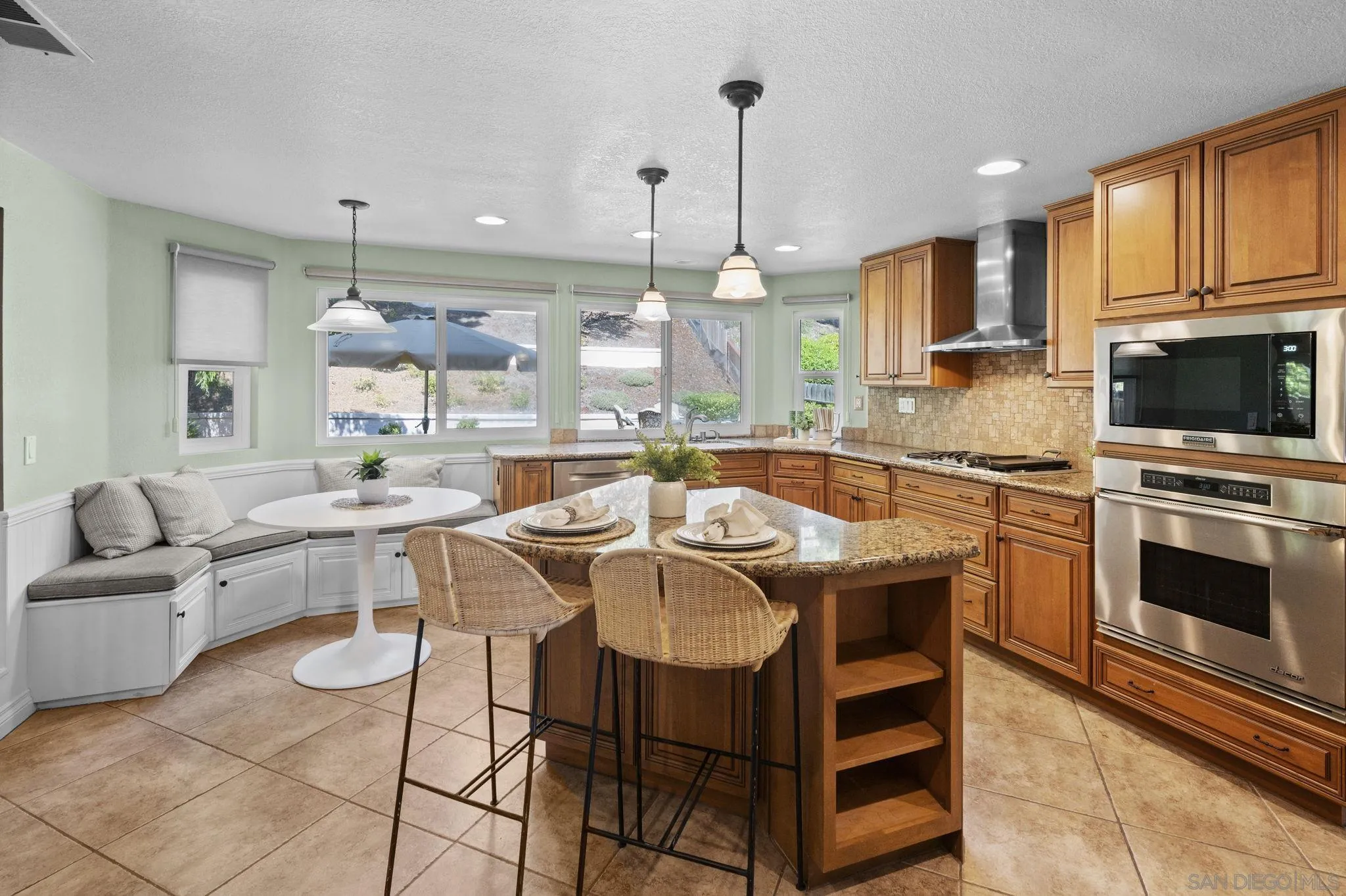 https://cdn.realtyfeed.com/cdn/127/250036688/ec9e65f0b853ec9f725d12962b004aac.webp