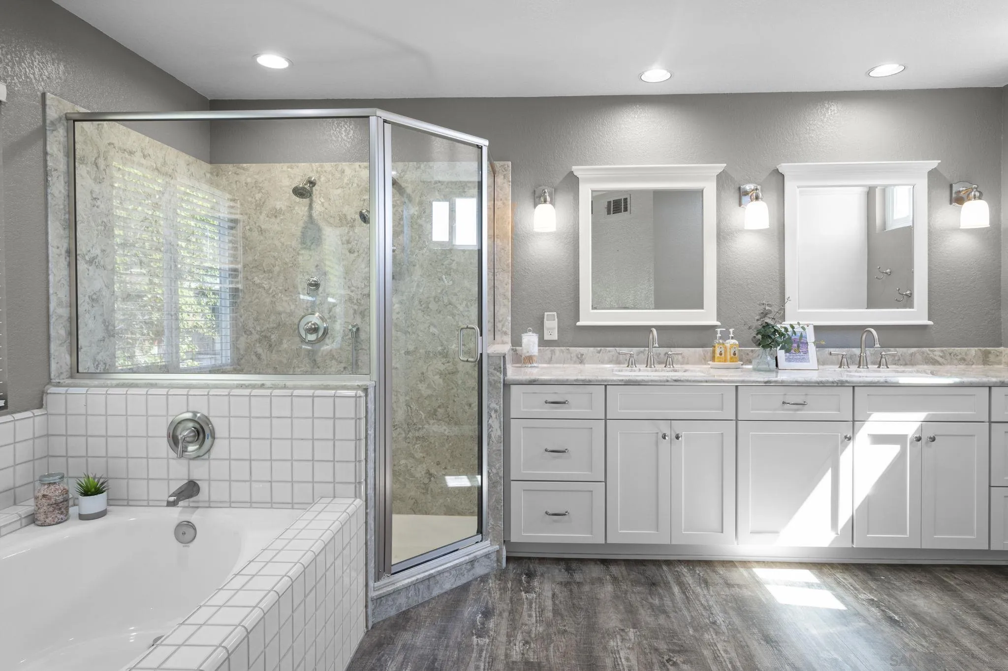 https://cdn.realtyfeed.com/cdn/127/250036688/fcdd4407345786d6389d0585fd1202d9.webp