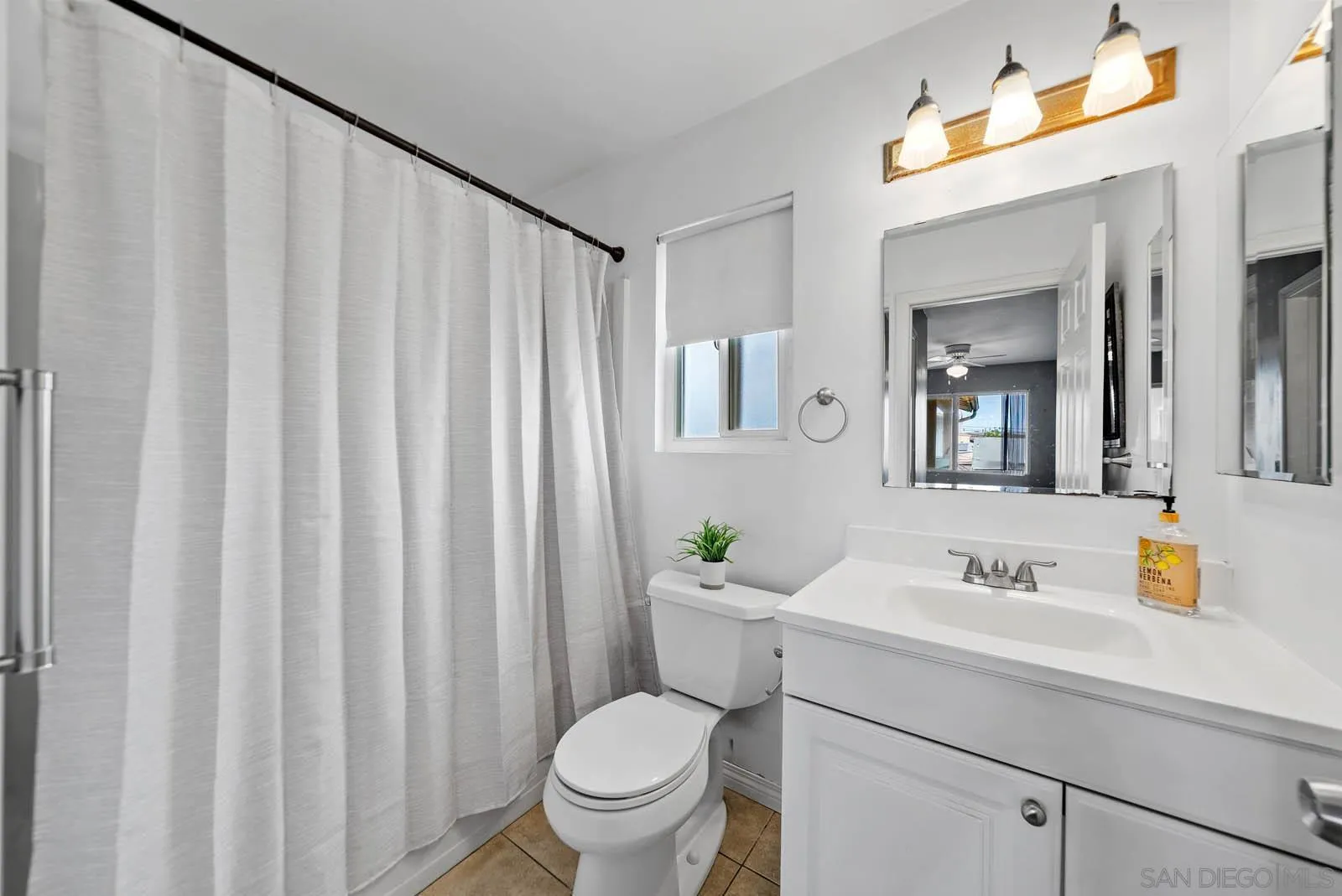 https://cdn.realtyfeed.com/cdn/127/250036689/0653e98003aeacb63c7b60703d3e6c64.webp