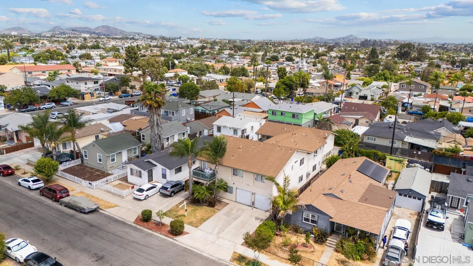 https://cdn.realtyfeed.com/cdn/127/250036689/78d2f3e9c7626fdfc2c14a998863c402.webp