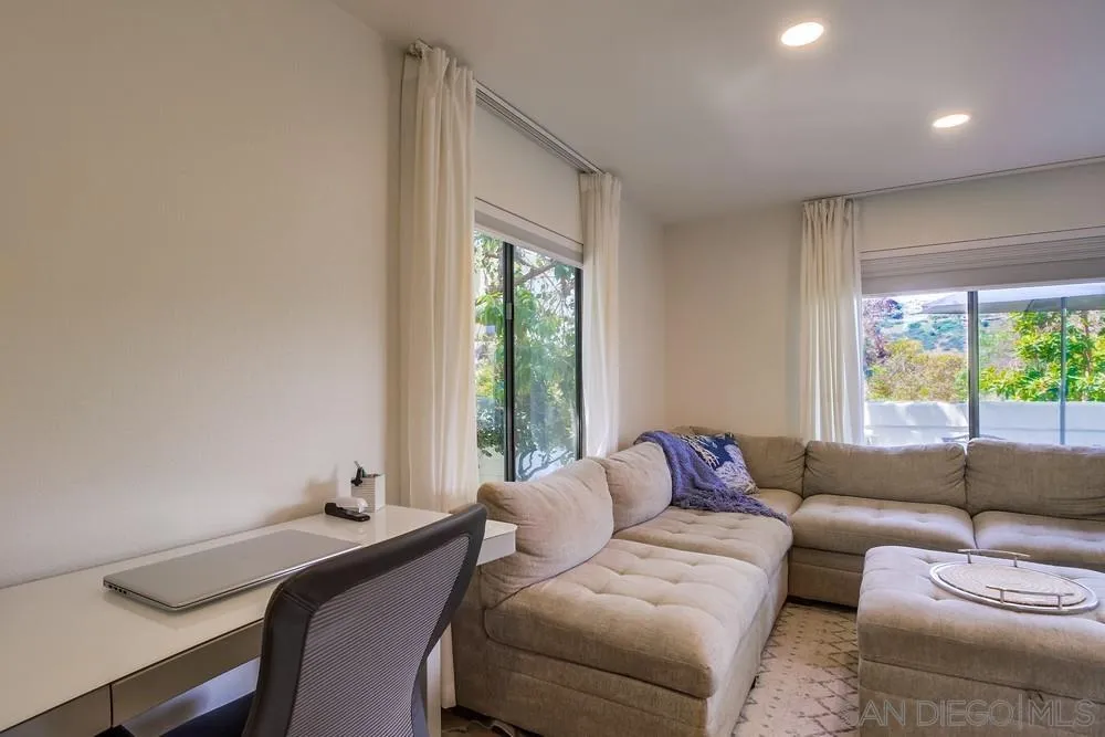 https://cdn.realtyfeed.com/cdn/127/250036690/90d4f81d188d25b2573094d44a556bd4.webp
