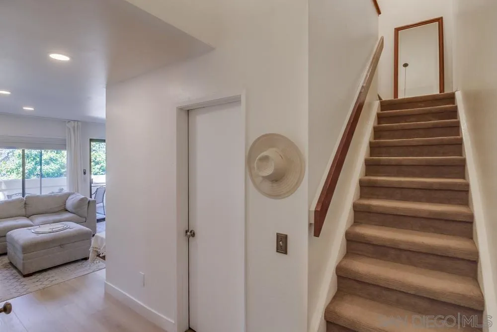 https://cdn.realtyfeed.com/cdn/127/250036690/bedfb68f82616fcfffde6a806afa9770.webp