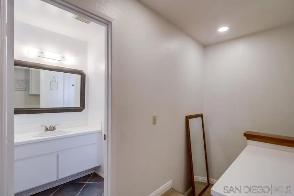https://cdn.realtyfeed.com/cdn/127/250036690/cf272c95cdd43141b2602a0f5a74aadb.webp