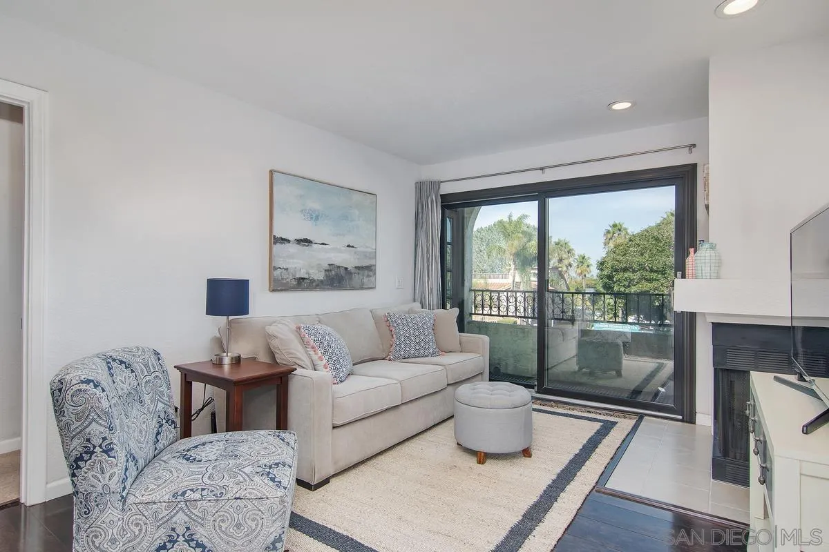 https://cdn.realtyfeed.com/cdn/127/250036698/d3c2614e48b0844b84ce72f042589901.webp