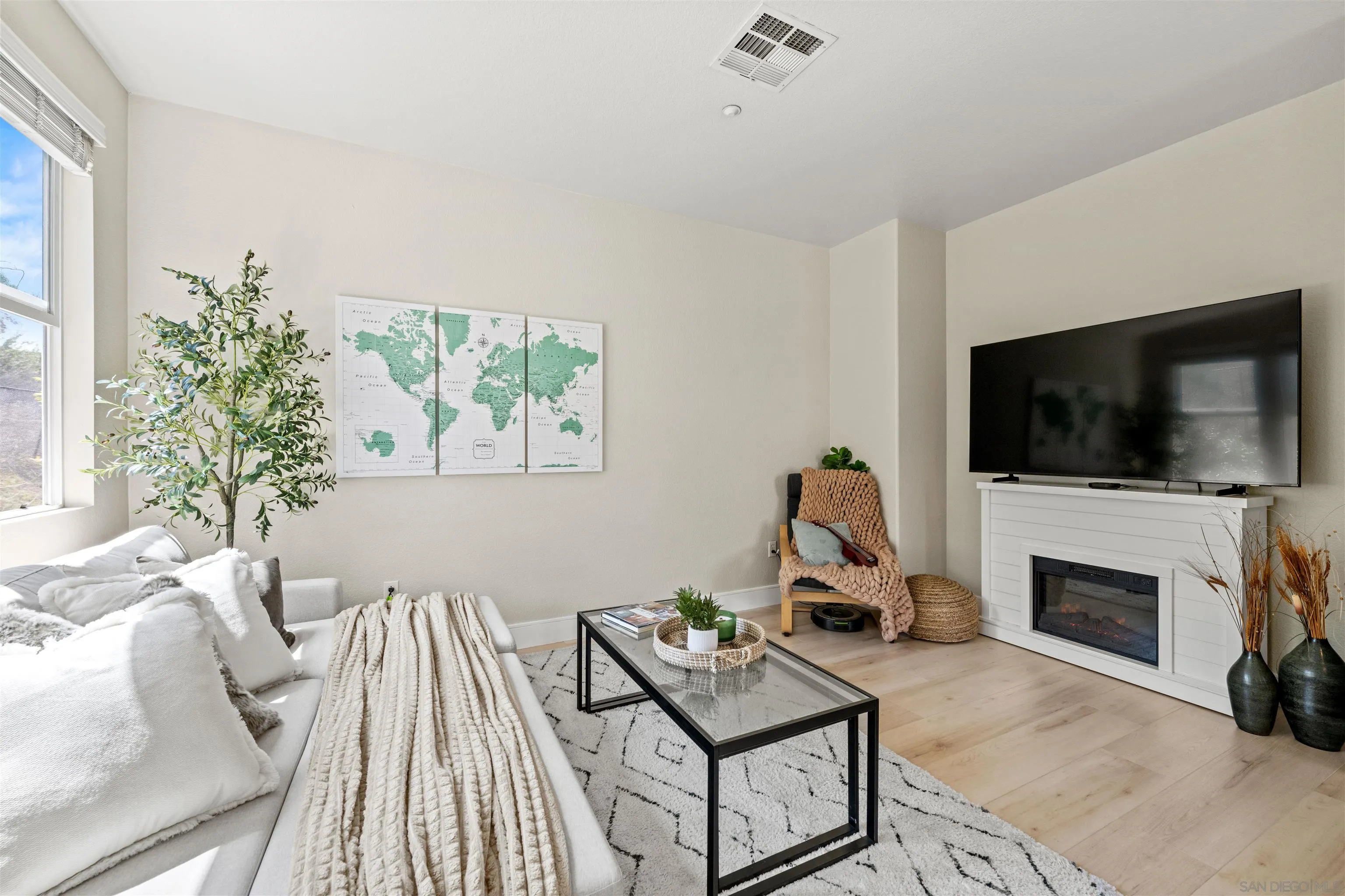 https://cdn.realtyfeed.com/cdn/127/250036699/bc3ff1960c0a2a2ee1c5f2e331b74ac6.webp