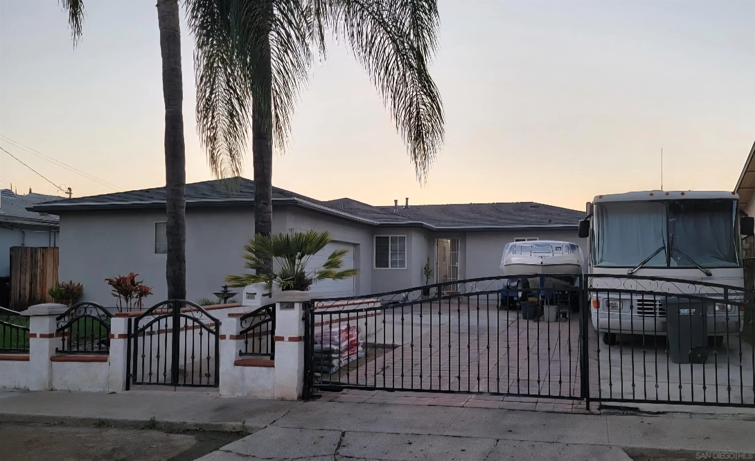 https://cdn.realtyfeed.com/cdn/127/250036700/5165bce53db0f9ed321d7397300f296d.webp