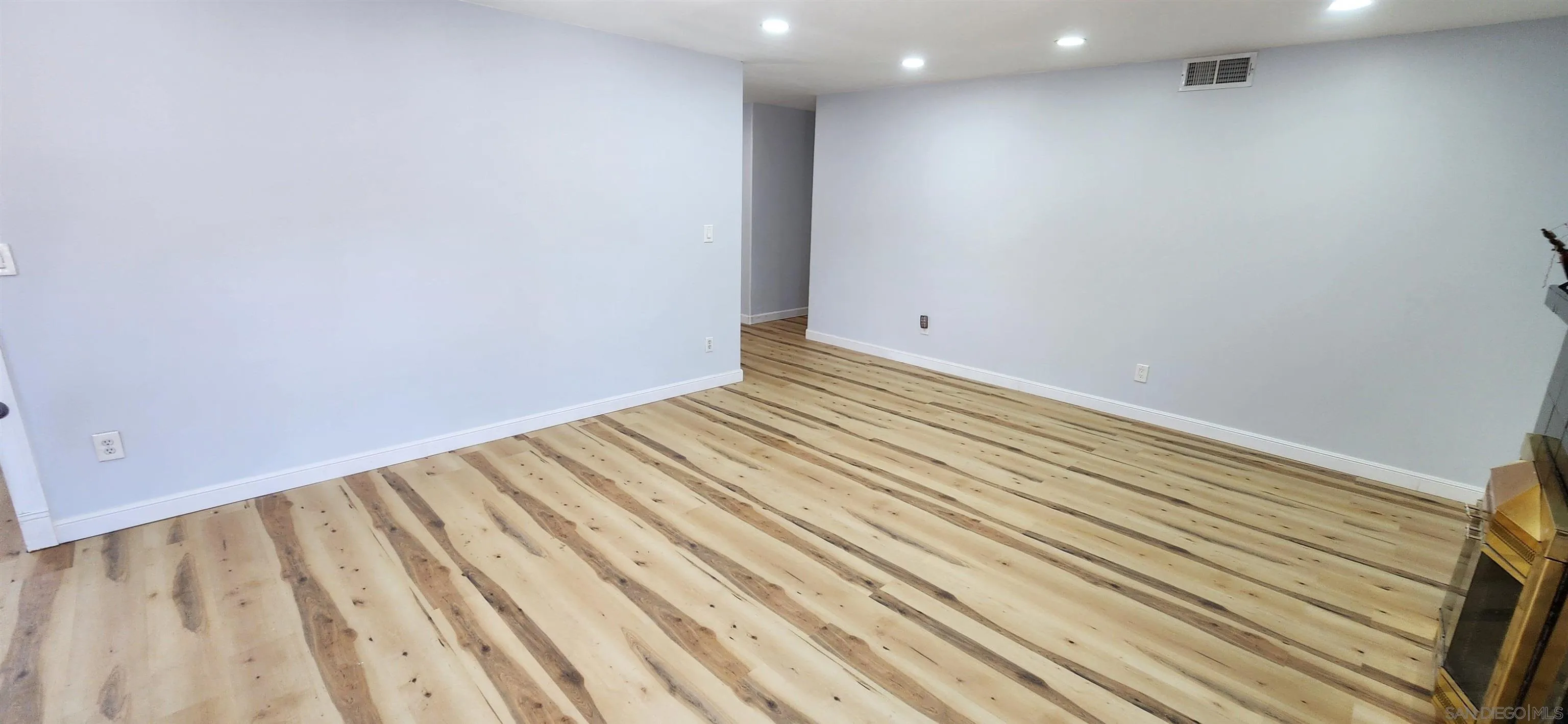 https://cdn.realtyfeed.com/cdn/127/250036700/7798dfa1700edfa7fb5e8d02672c6abc.webp
