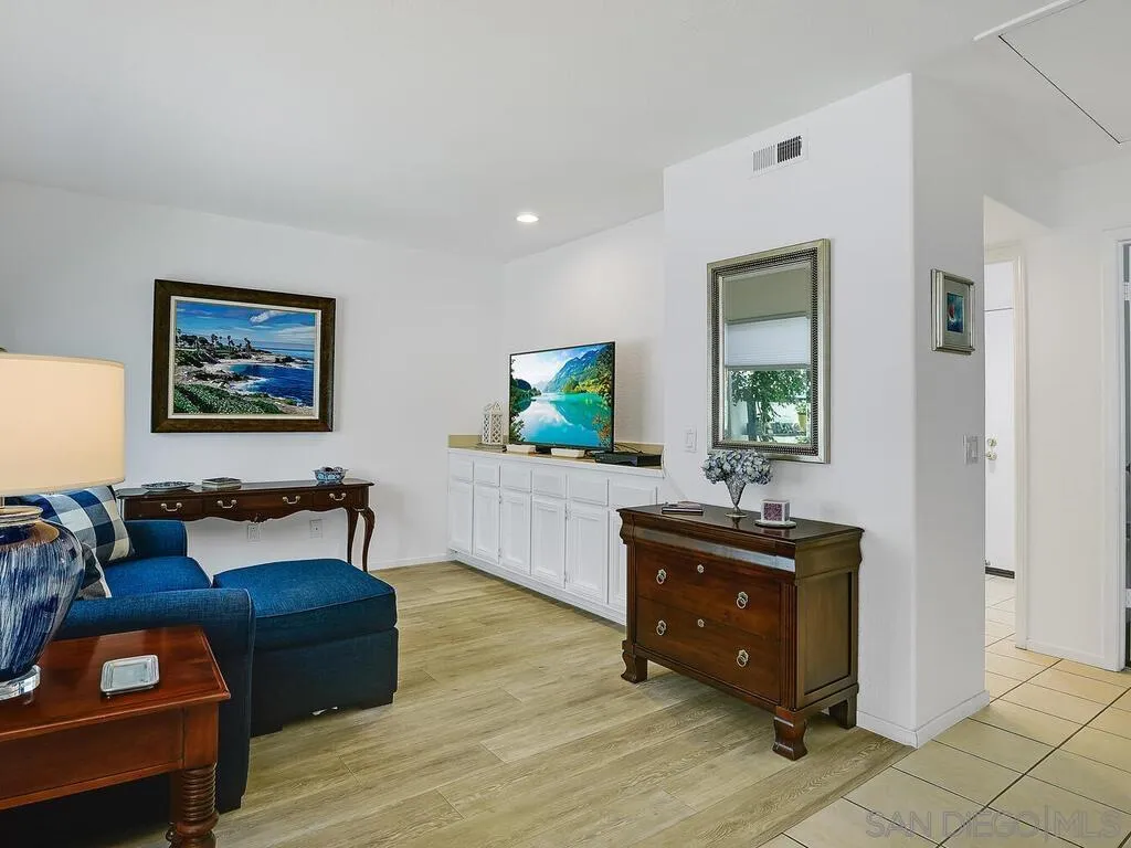 https://cdn.realtyfeed.com/cdn/127/250036703/0998c5b17628aea2089757998c478c93.webp