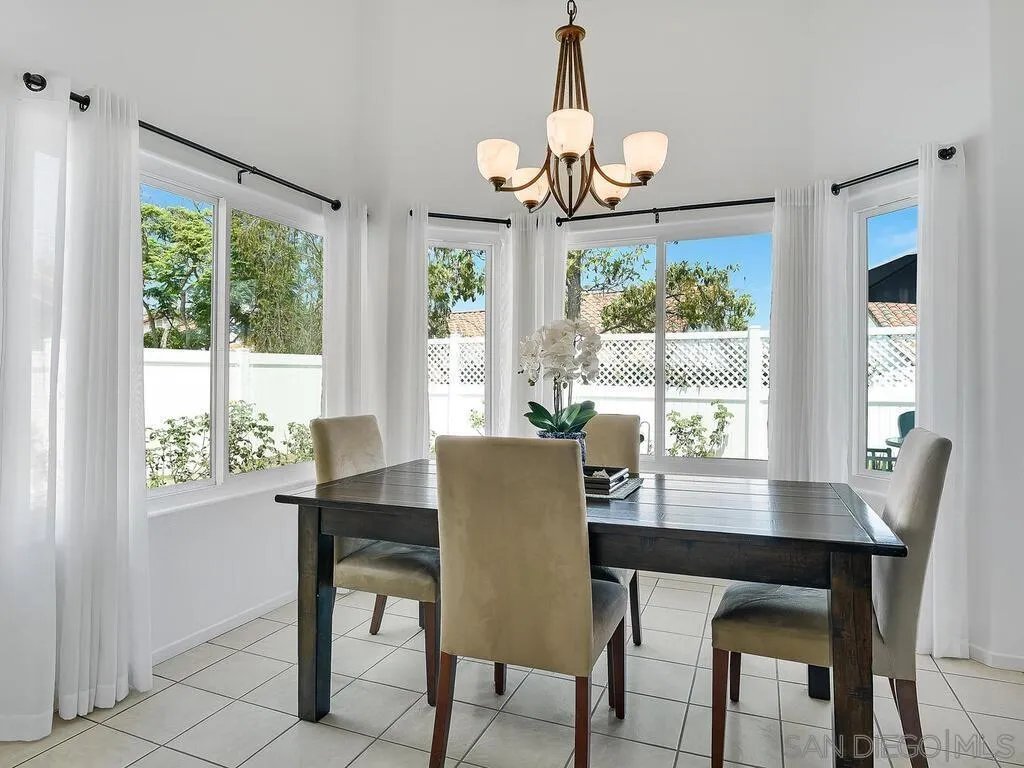 https://cdn.realtyfeed.com/cdn/127/250036703/268d8679ffc7288d8ee31f1471e5e176.webp