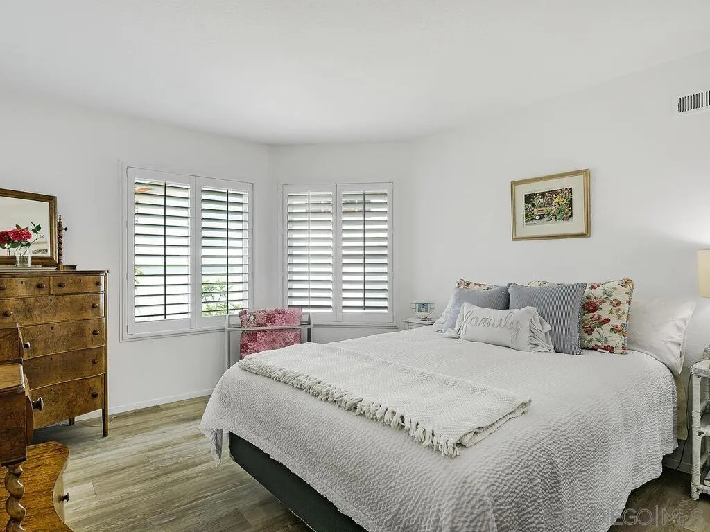 https://cdn.realtyfeed.com/cdn/127/250036703/3ebe4efe31bd7d5db0eefdb0bd80dee1.webp