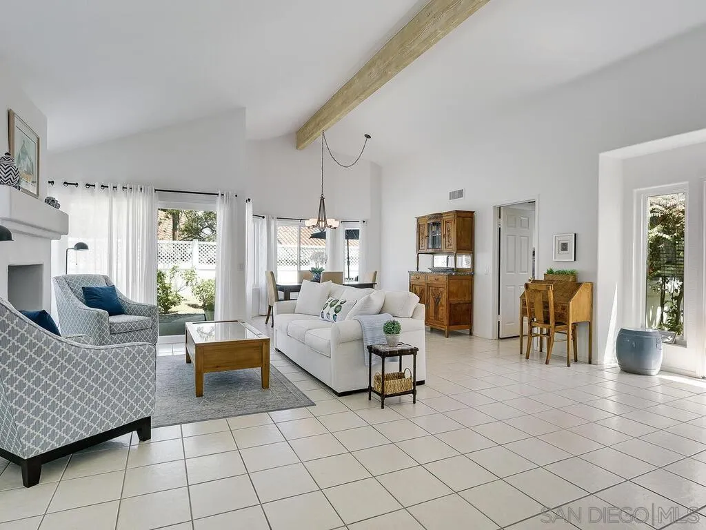 https://cdn.realtyfeed.com/cdn/127/250036703/3fd2a19fd5d380fcdd335df29f2ac7c3.webp