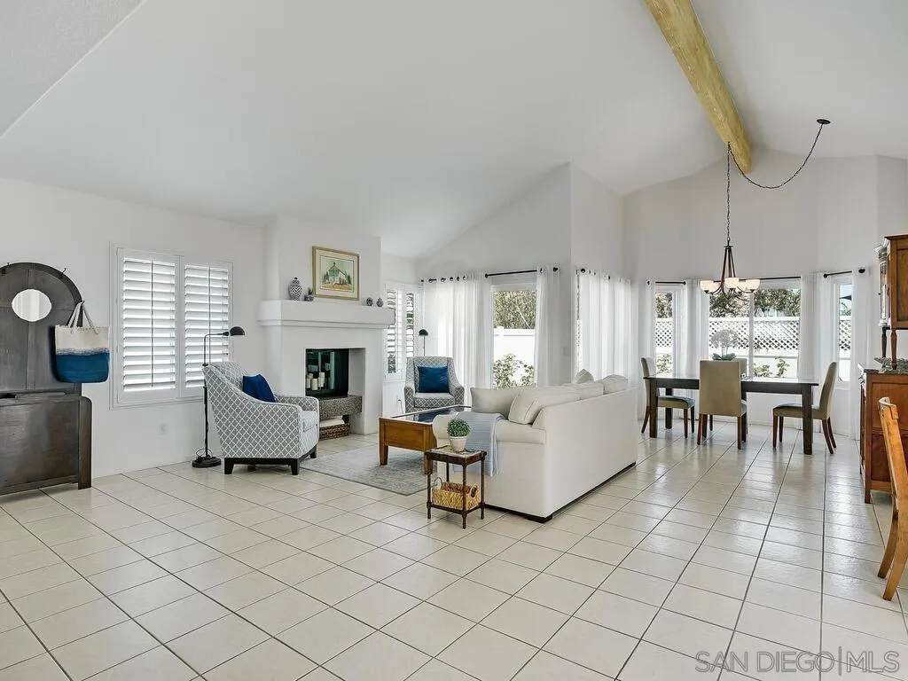 https://cdn.realtyfeed.com/cdn/127/250036703/85edbf6a018ff360a99fd5553a84bad4.webp