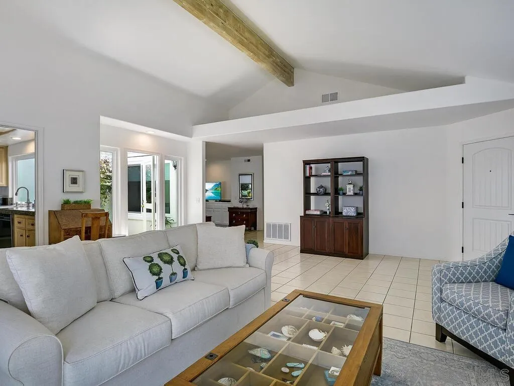 https://cdn.realtyfeed.com/cdn/127/250036703/aab8824da026ea87afa6c8d2b256da1c.webp
