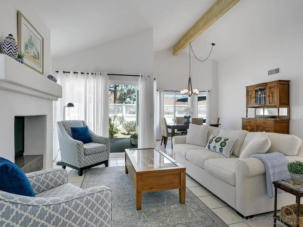 https://cdn.realtyfeed.com/cdn/127/250036703/fb4739187f7f40756363fb4671f8e13f.webp