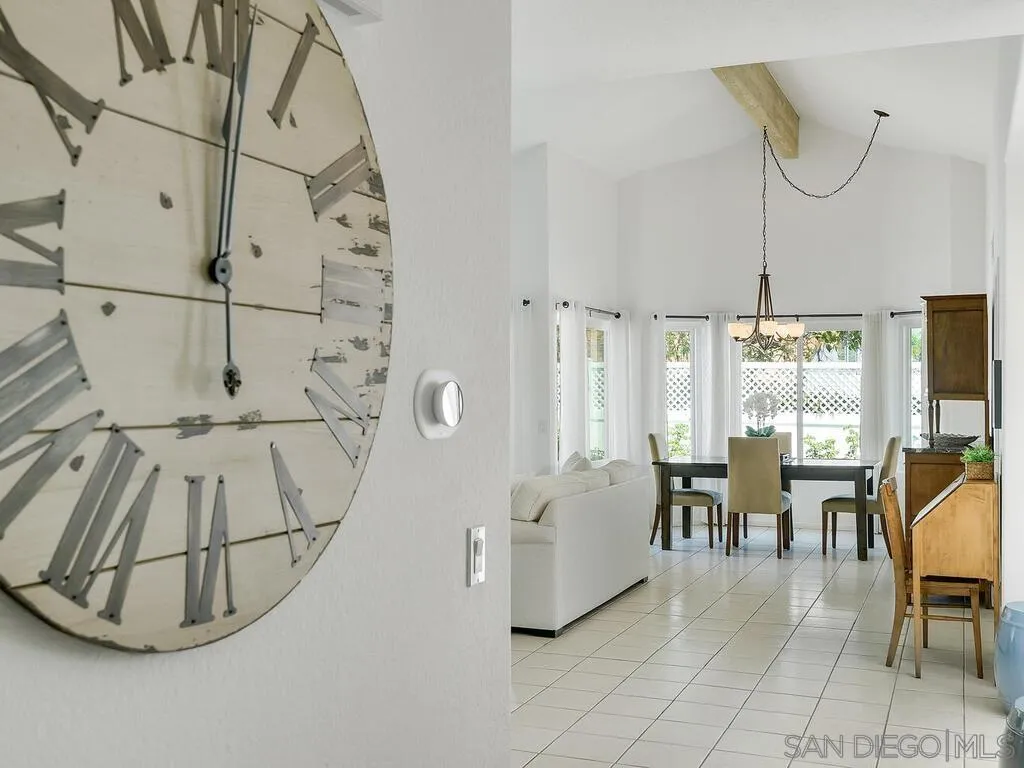 https://cdn.realtyfeed.com/cdn/127/250036703/fd1aed87e7e021f8df6637b038e7482d.webp