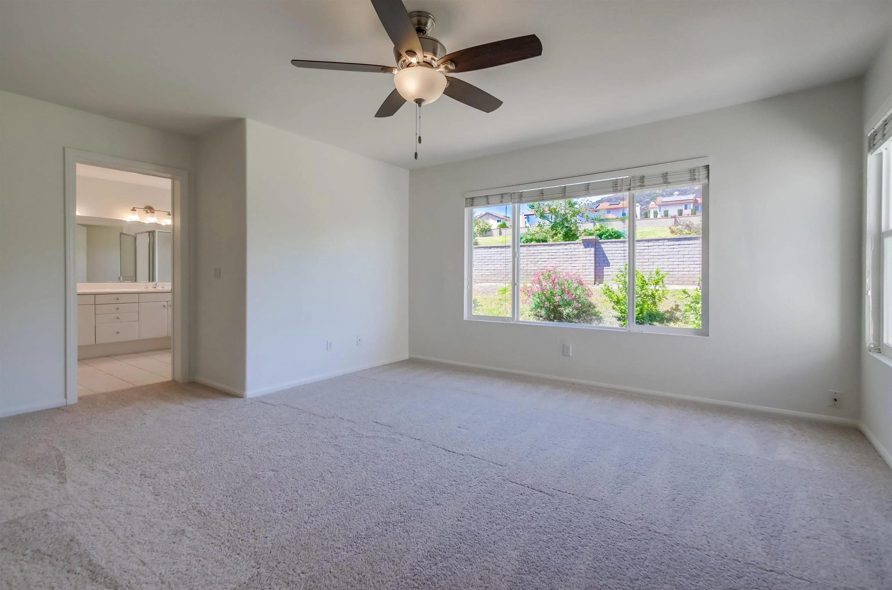 https://cdn.realtyfeed.com/cdn/127/250036704/95ea0f58cad67ac606d58c3b540b6ce6.webp