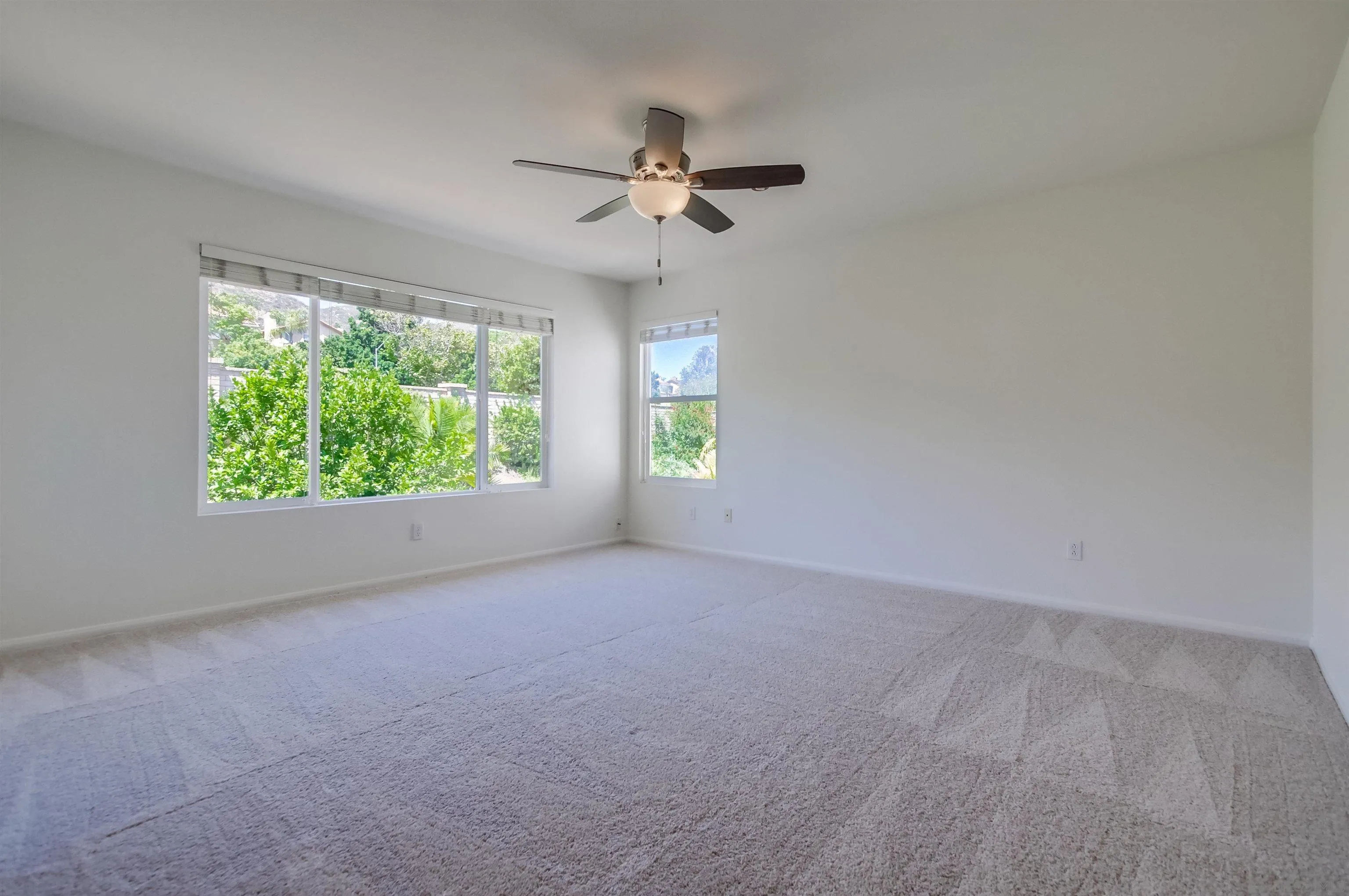 https://cdn.realtyfeed.com/cdn/127/250036704/e23d188a7a0d6b3df0d6dde2dde9e7e7.webp