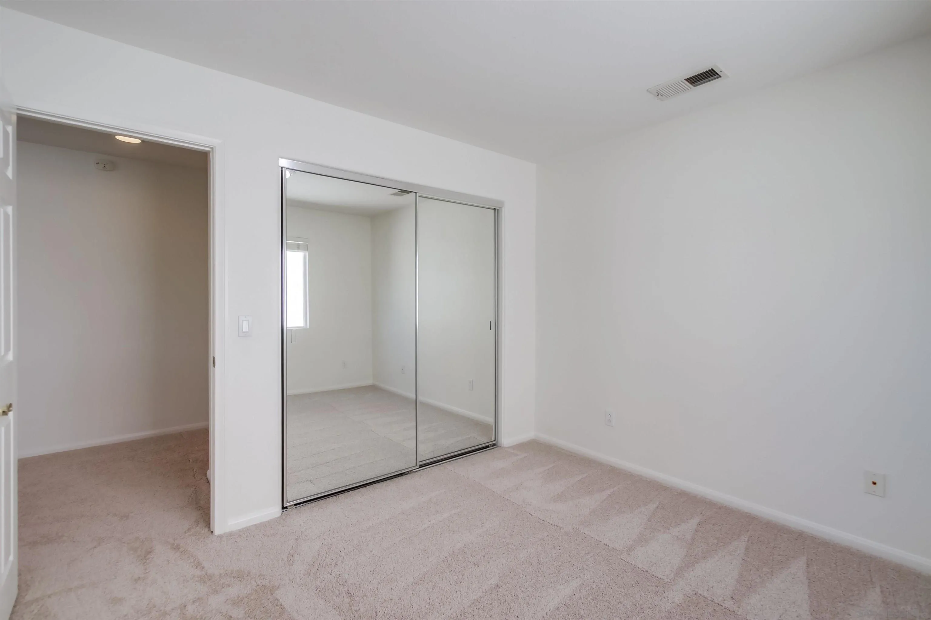https://cdn.realtyfeed.com/cdn/127/250036704/f02c5c861ea3b37a45e5c44c232f1a48.webp