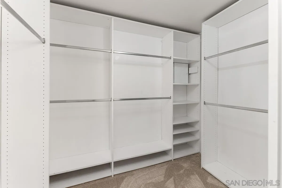 https://cdn.realtyfeed.com/cdn/127/250036705/40daedd05a73cd2bf9d7a2917623777c.webp