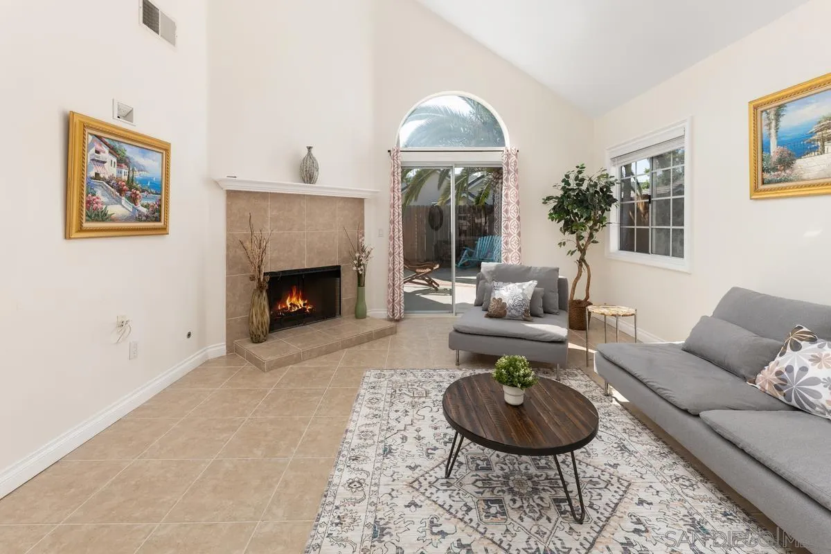 https://cdn.realtyfeed.com/cdn/127/250036705/c21c0ba38f894ab62cc22526dfef0a7d.webp