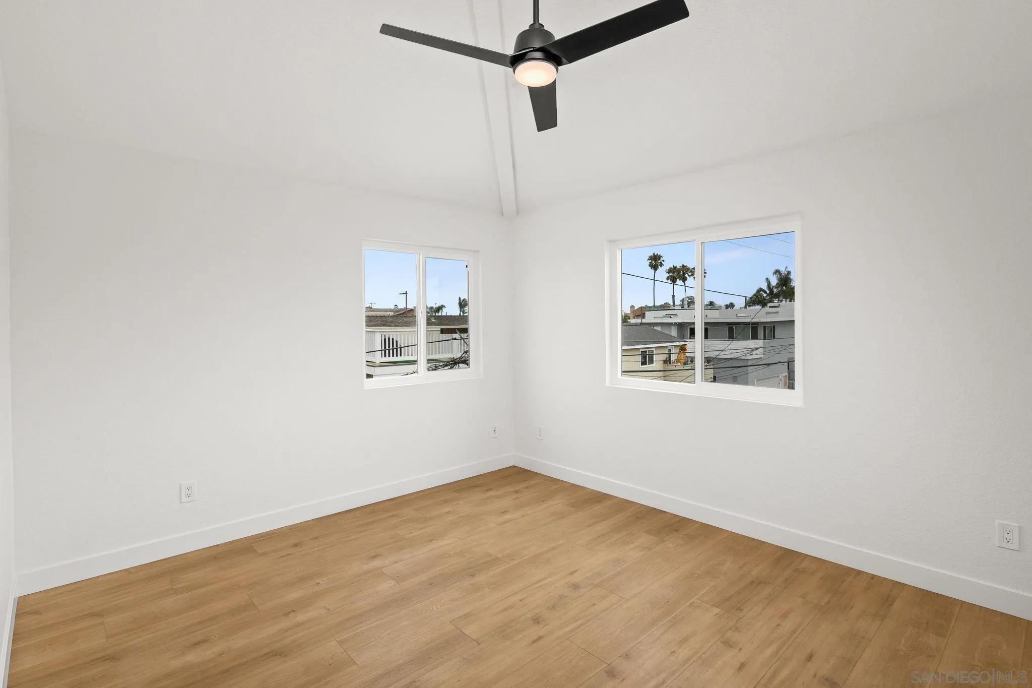 https://cdn.realtyfeed.com/cdn/127/250036706/77cbc26b658dccc36ca4ad3dc3ca27c6.webp