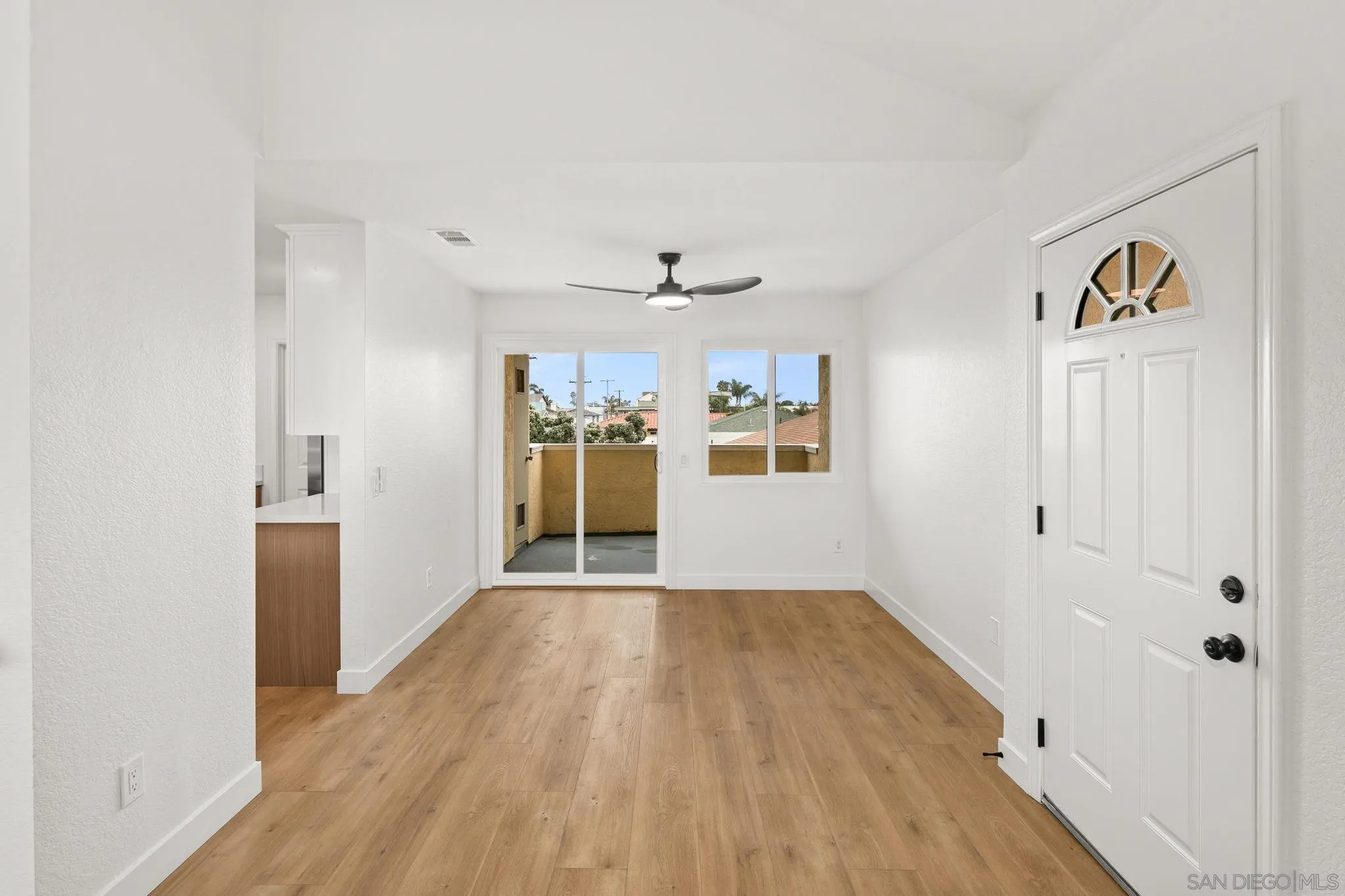https://cdn.realtyfeed.com/cdn/127/250036706/8de7760f01a839ce71cc6e7fc6cf5d6e.webp