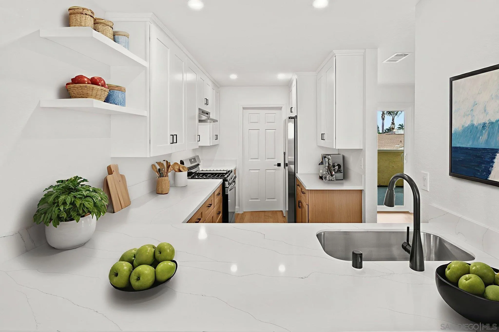 https://cdn.realtyfeed.com/cdn/127/250036706/b97c44686f40a190e8b29c22a7a4fdb7.webp