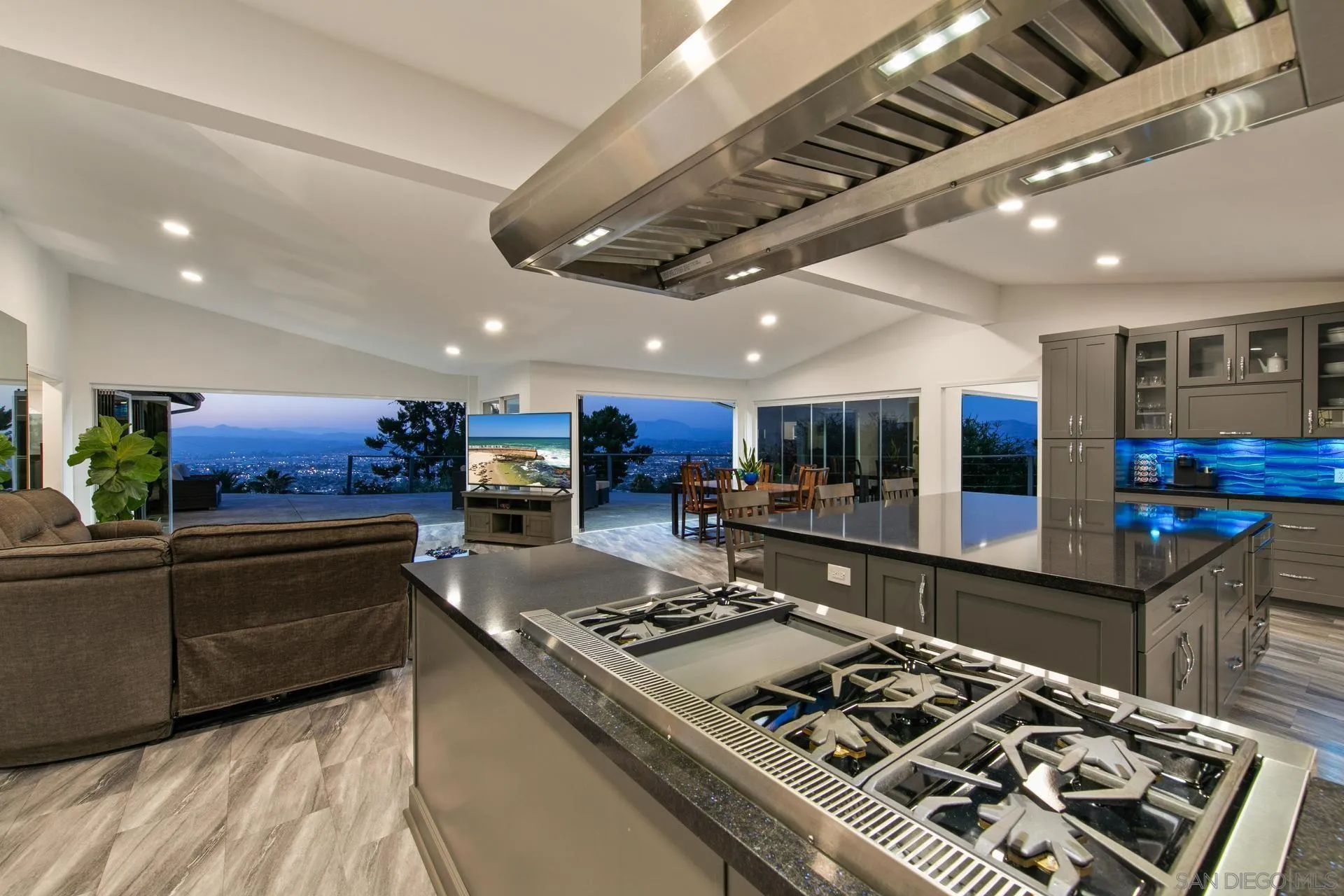 https://cdn.realtyfeed.com/cdn/127/250036707/0065864348687533b819b566c0728e57.webp