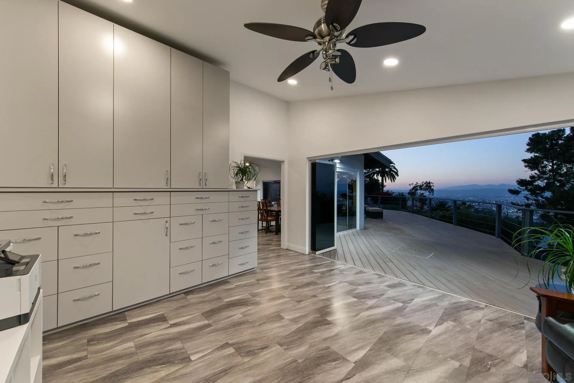 https://cdn.realtyfeed.com/cdn/127/250036707/13138b6a002be7a80101f2962d32a6a0.webp
