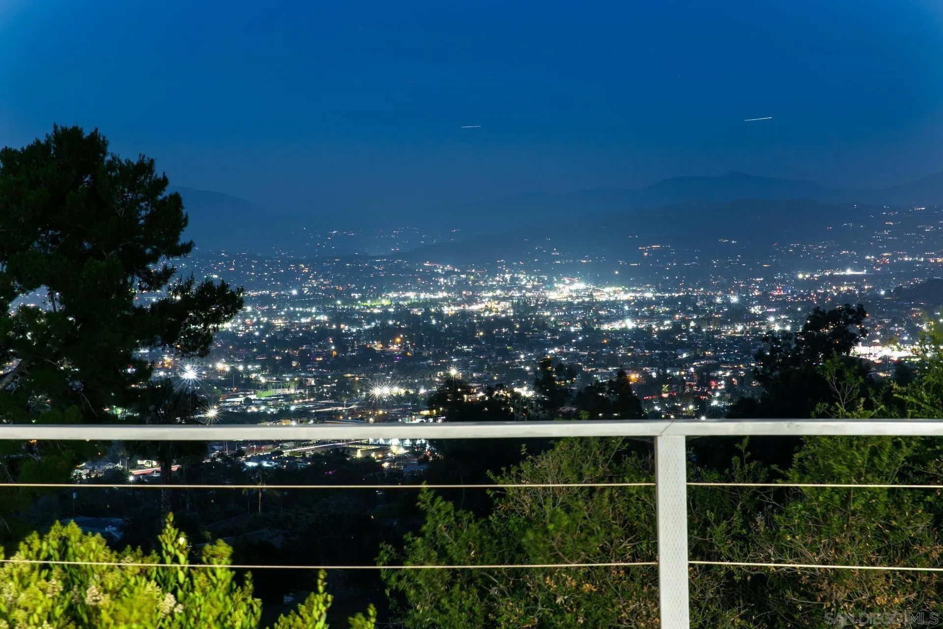 https://cdn.realtyfeed.com/cdn/127/250036707/34b4ca758dc67f5bebb4edb36aa3879a.webp