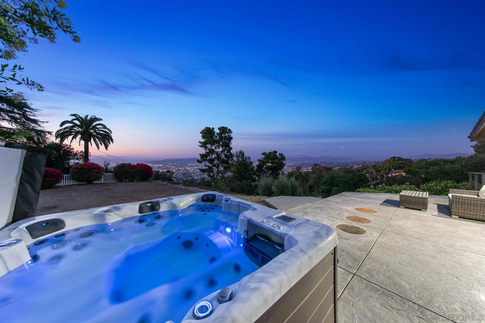 https://cdn.realtyfeed.com/cdn/127/250036707/55d62e0d6e943ece0ca8f70451604aa1.webp