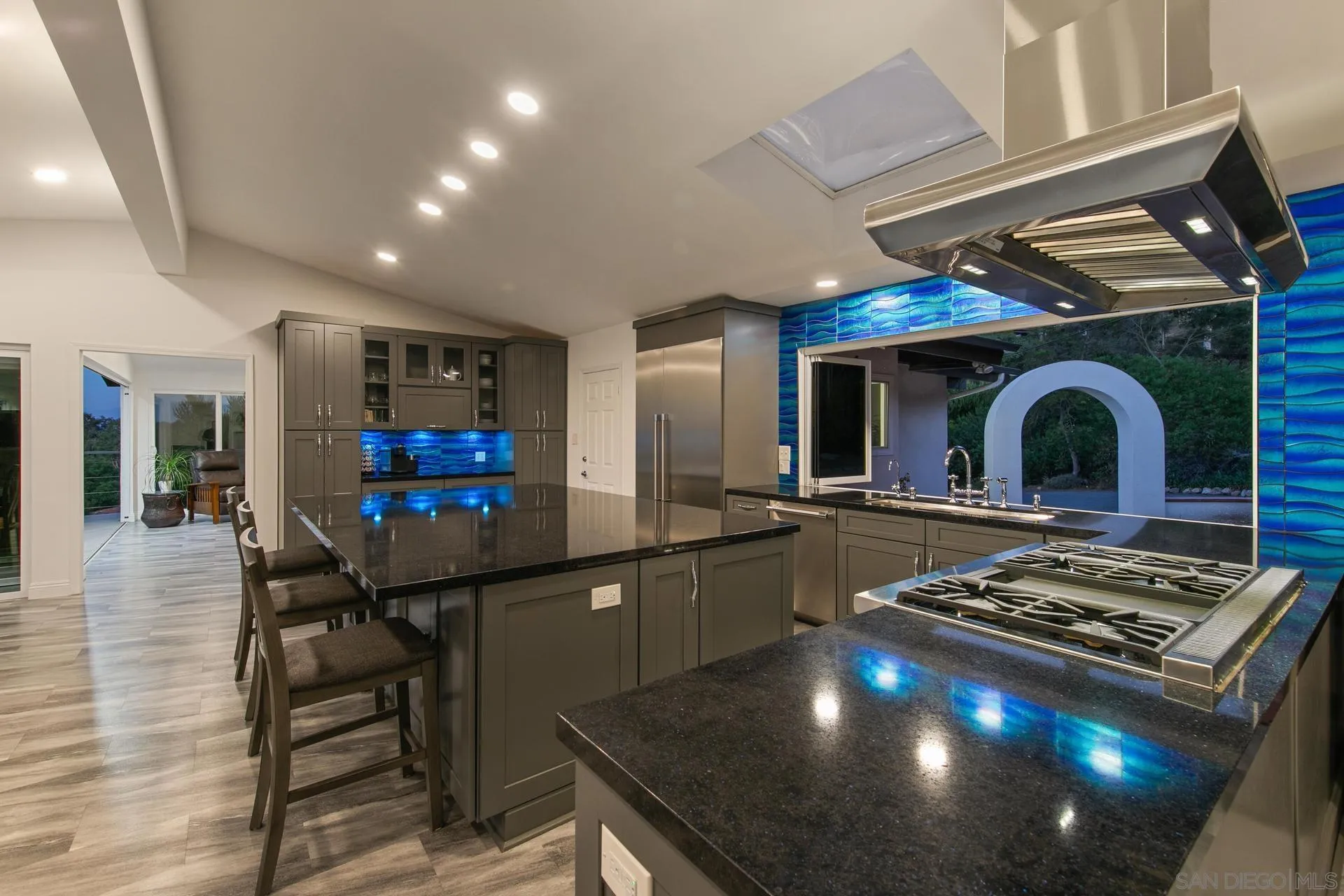 https://cdn.realtyfeed.com/cdn/127/250036707/73d4513f4dd058a42cb1d474629e3ad2.webp