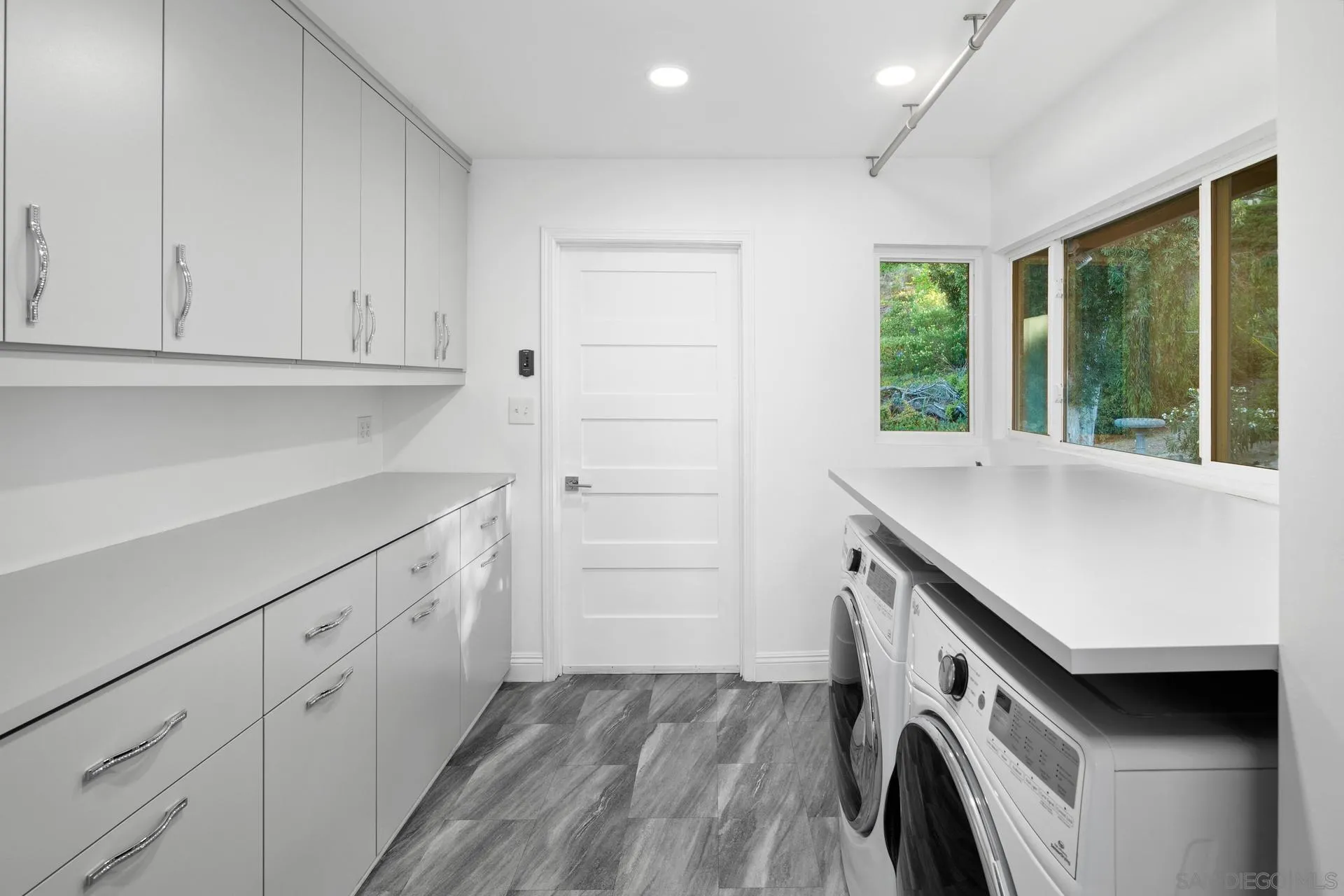 https://cdn.realtyfeed.com/cdn/127/250036707/75207608f761dce42580929d65b540c0.webp