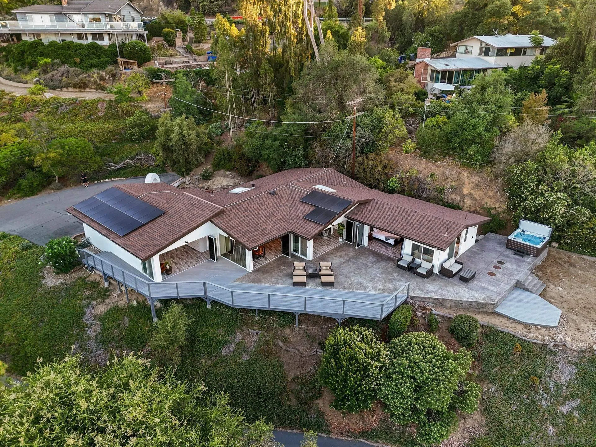 https://cdn.realtyfeed.com/cdn/127/250036707/d99dcdc610fe35eb3a6c23da79d018f4.webp