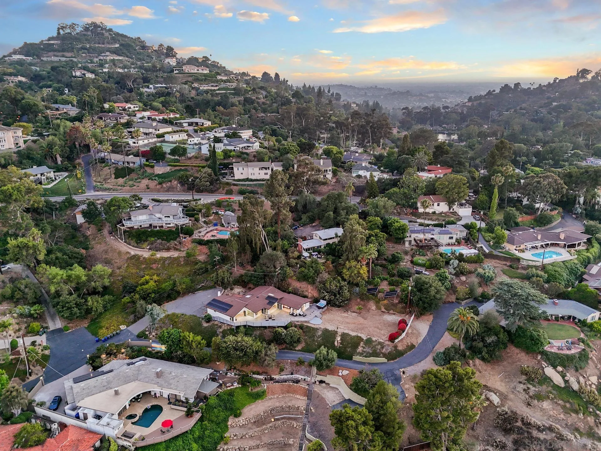 https://cdn.realtyfeed.com/cdn/127/250036707/f4253a433dfd2e8ce47d2bd95e95444c.webp