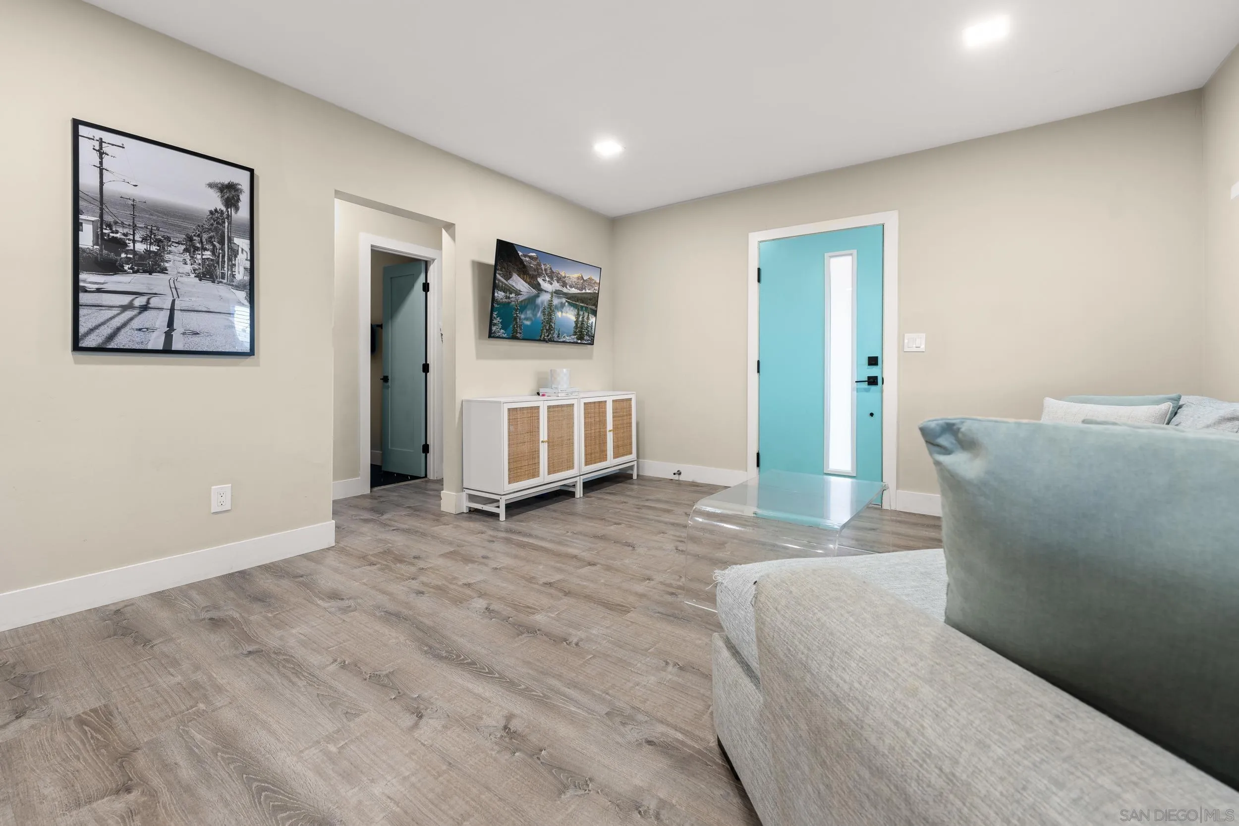 https://cdn.realtyfeed.com/cdn/127/250036711/2e2de682606216f159d9a259484b14a5.webp