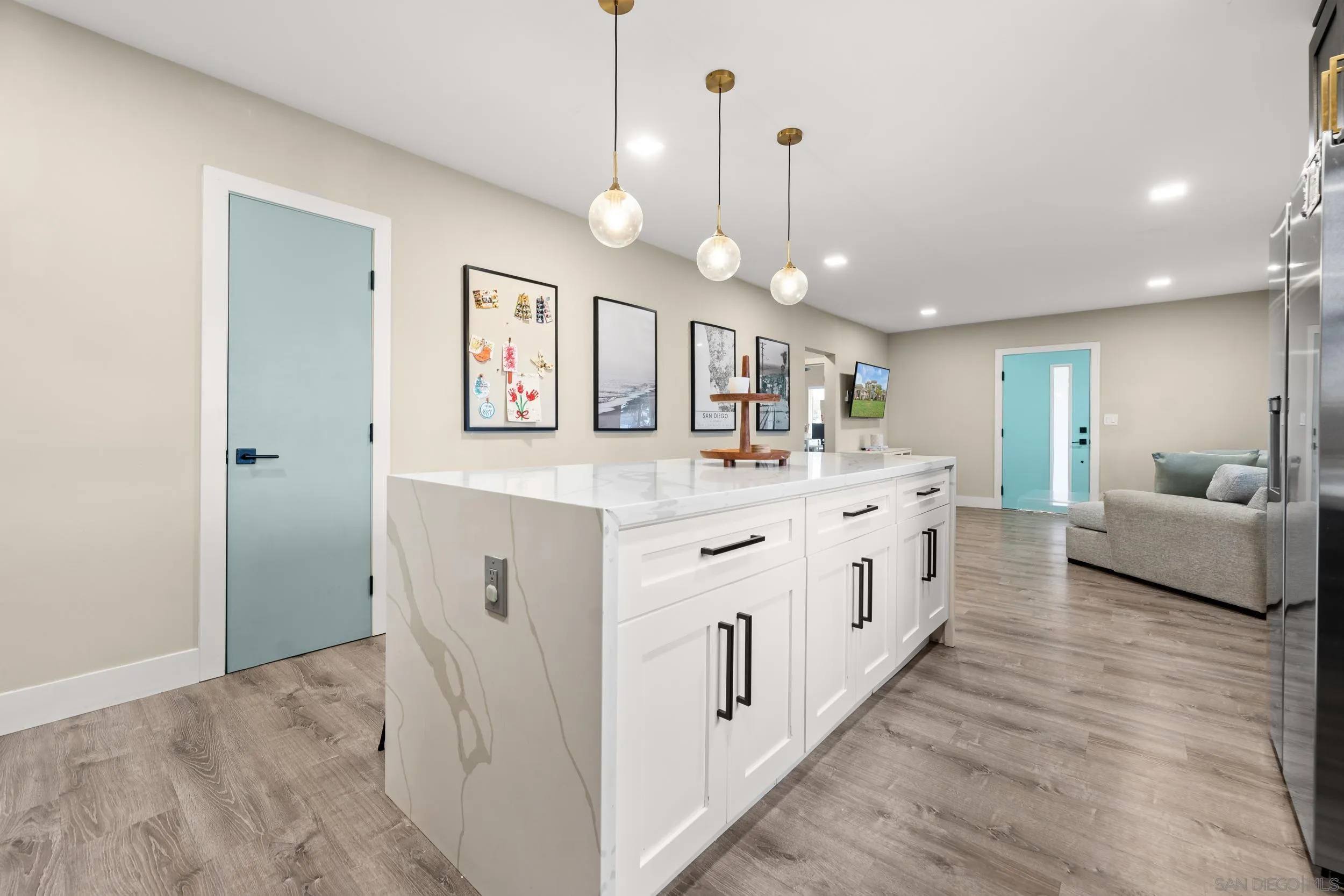 https://cdn.realtyfeed.com/cdn/127/250036711/c3af919a5fe0abb2f4de981882d662db.webp