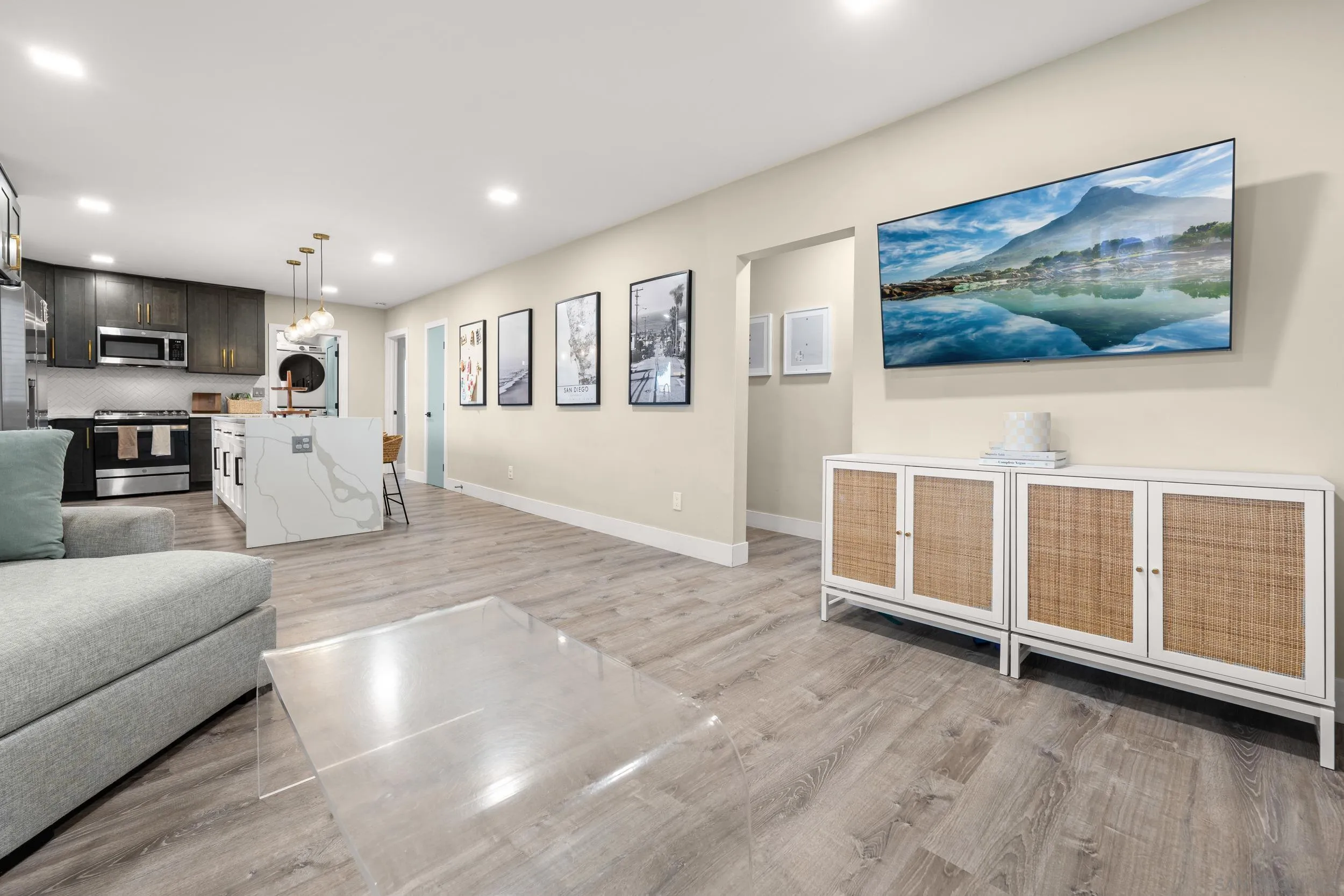 https://cdn.realtyfeed.com/cdn/127/250036711/c47e6dda51c0a330f32b738fa876a15b.webp