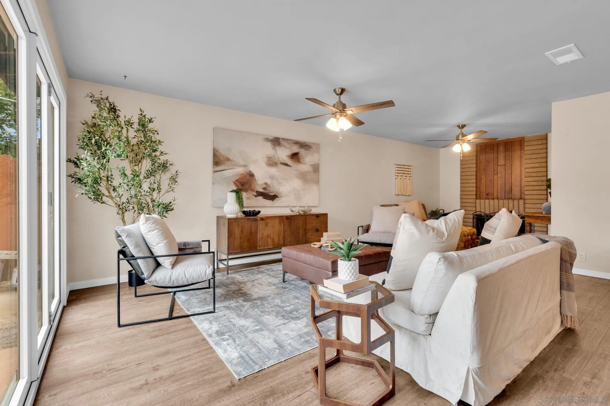 https://cdn.realtyfeed.com/cdn/127/250036714/295a58dabde17b57e229388933d7160a.webp