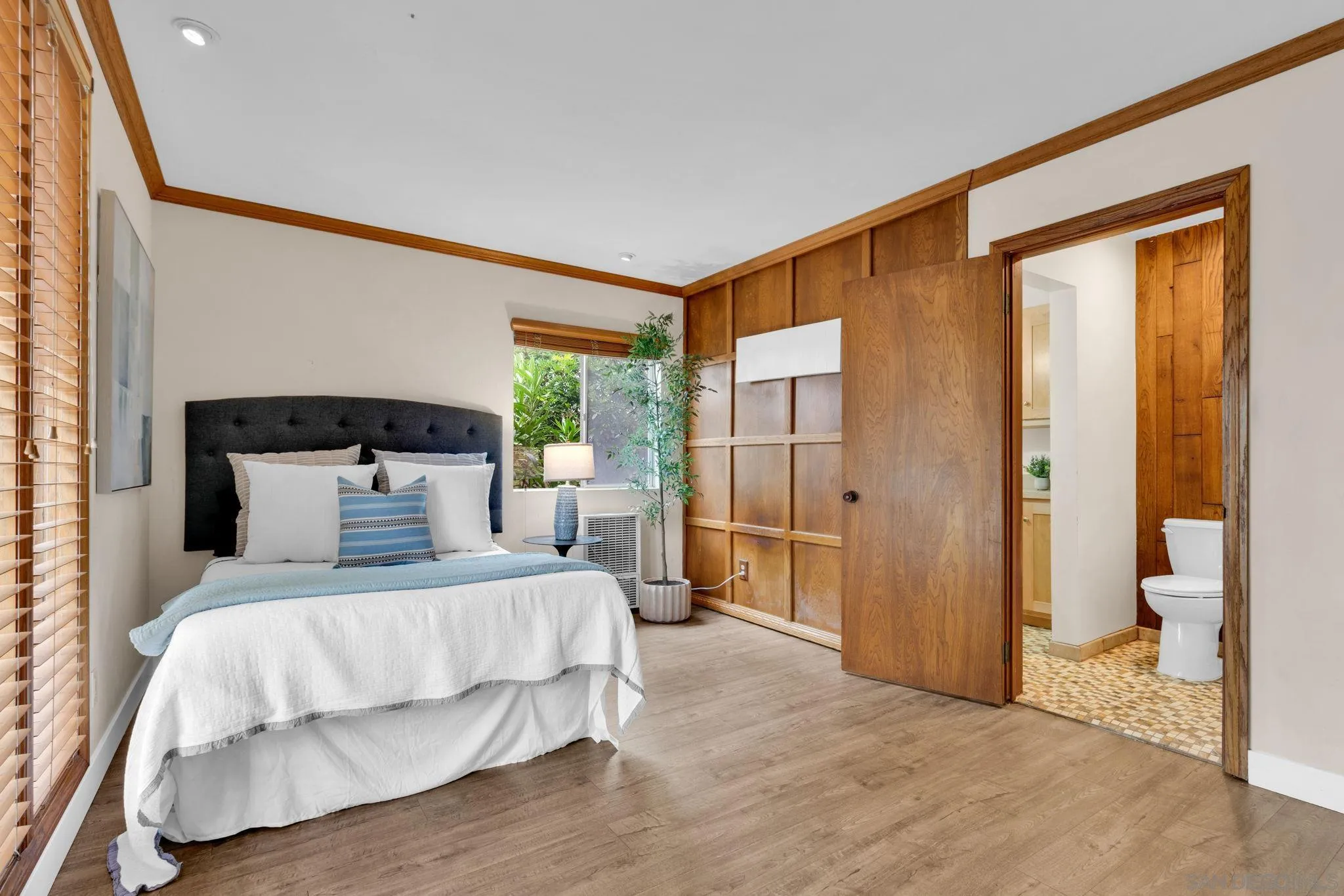 https://cdn.realtyfeed.com/cdn/127/250036714/43ea50118241356111870d62622849c9.webp