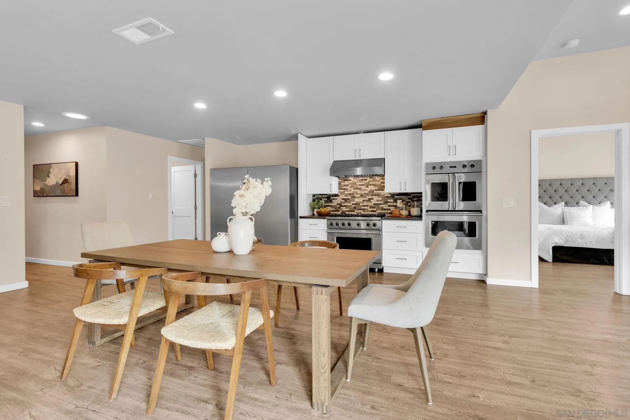 https://cdn.realtyfeed.com/cdn/127/250036714/45664f6f1104268abaaf615f8c4257bf.webp