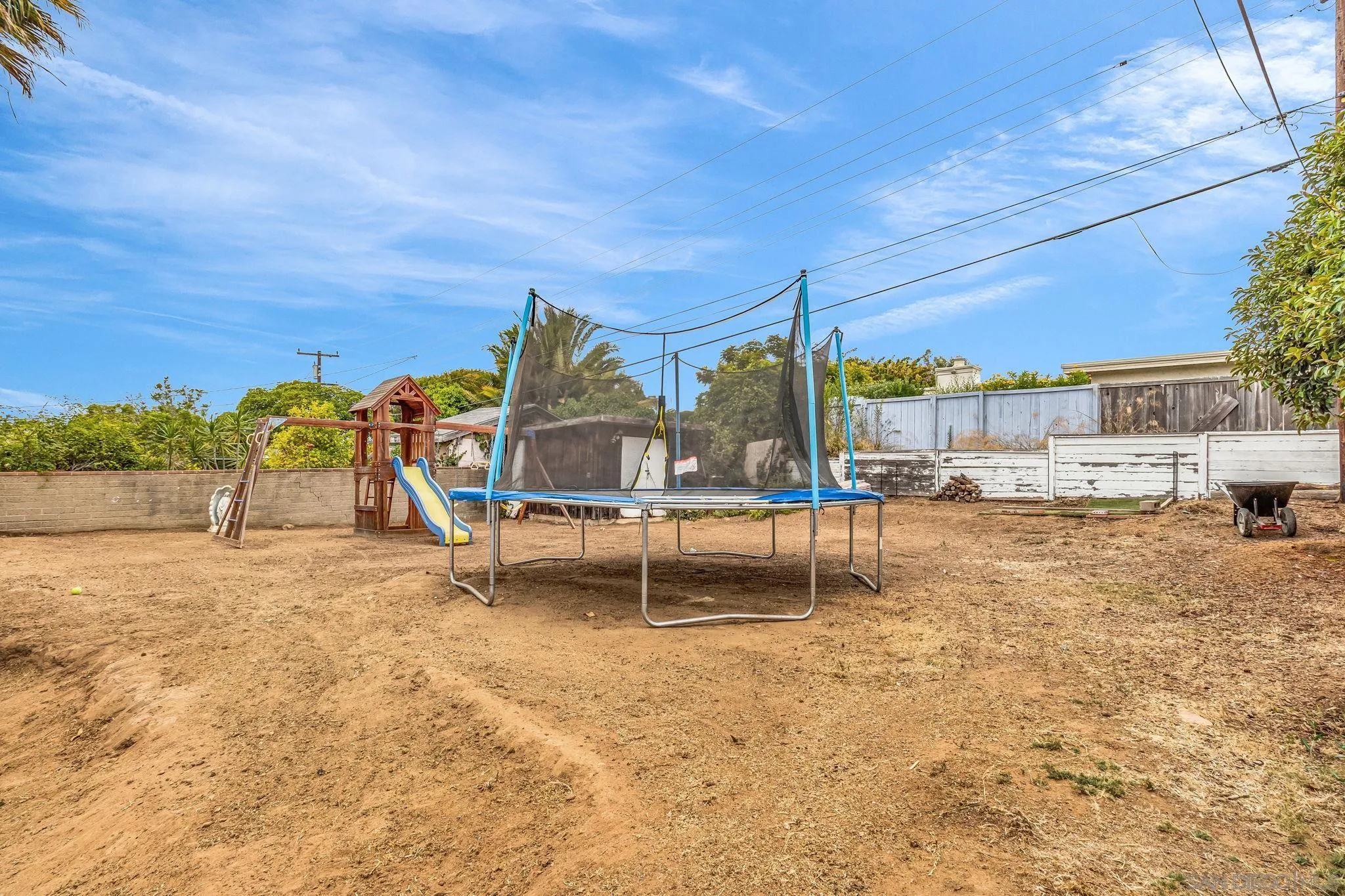 https://cdn.realtyfeed.com/cdn/127/250036714/46a08e4742011abc39d9a1cd0785eace.webp