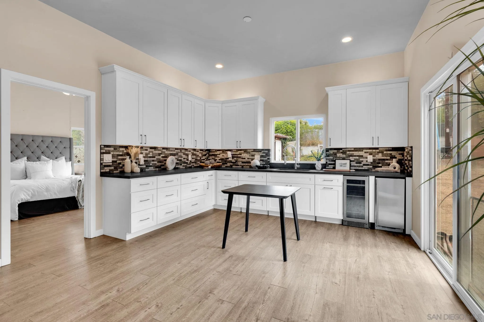 https://cdn.realtyfeed.com/cdn/127/250036714/d8d843730203ba5917852ba92828501c.webp