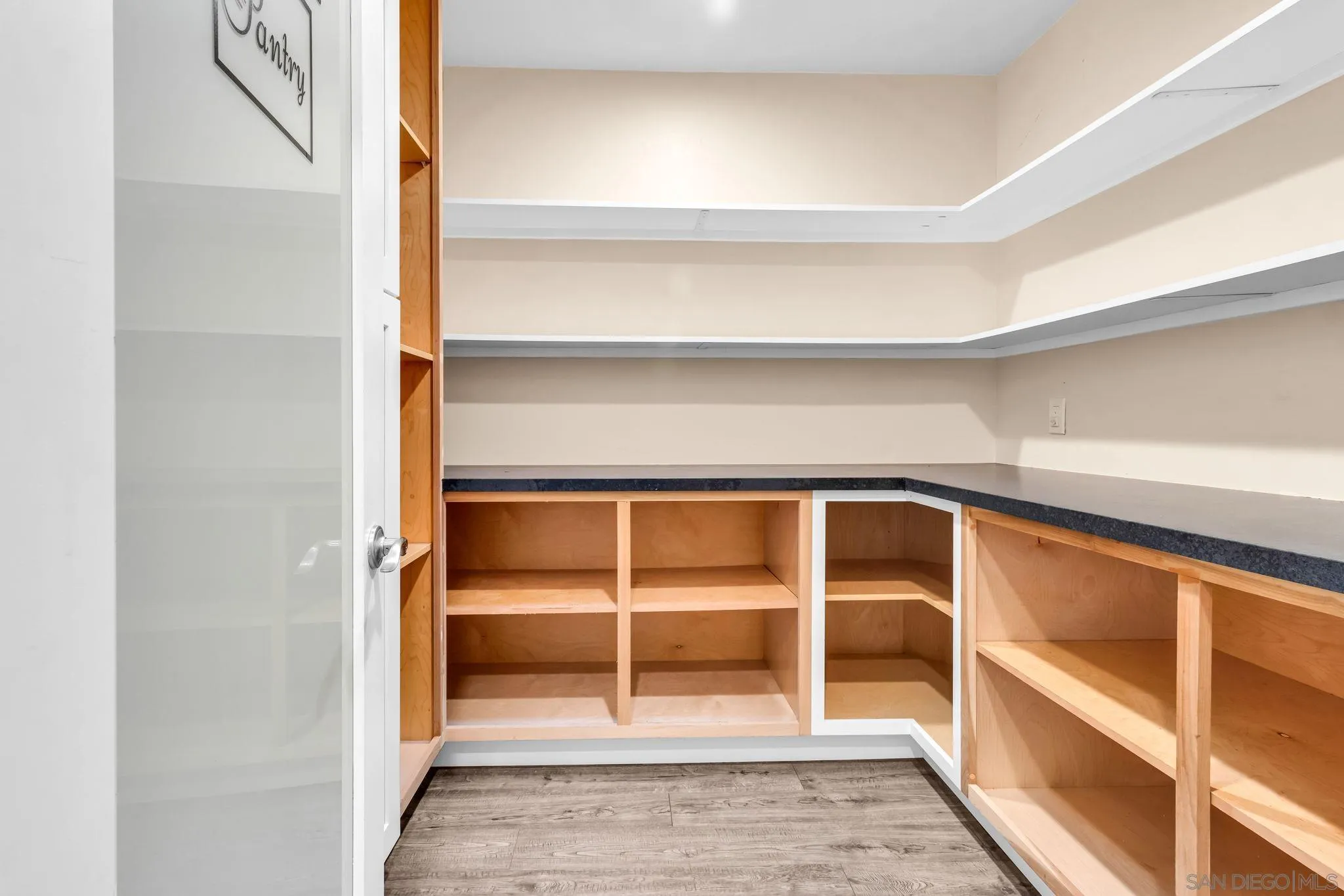 https://cdn.realtyfeed.com/cdn/127/250036714/fb58ec94ffcd31f2339c8bbb88edbe08.webp