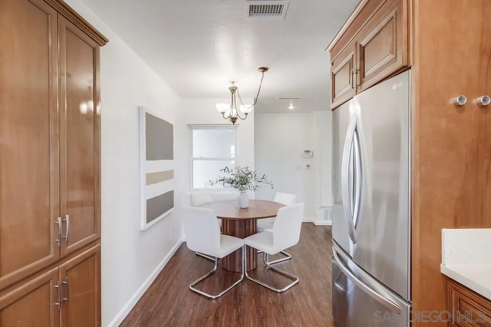 https://cdn.realtyfeed.com/cdn/127/250036715/1a25a09a193bbd1c94cda160b55621b4.webp