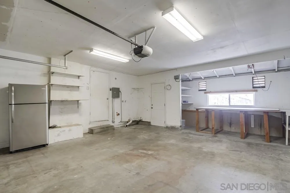 https://cdn.realtyfeed.com/cdn/127/250036715/1b661e8466ecff46bf77d7de18351eda.webp