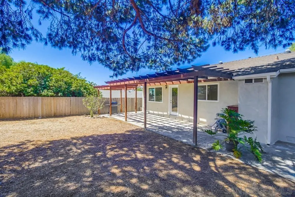 https://cdn.realtyfeed.com/cdn/127/250036715/1ede6959db63048212272ab8b918ee63.webp