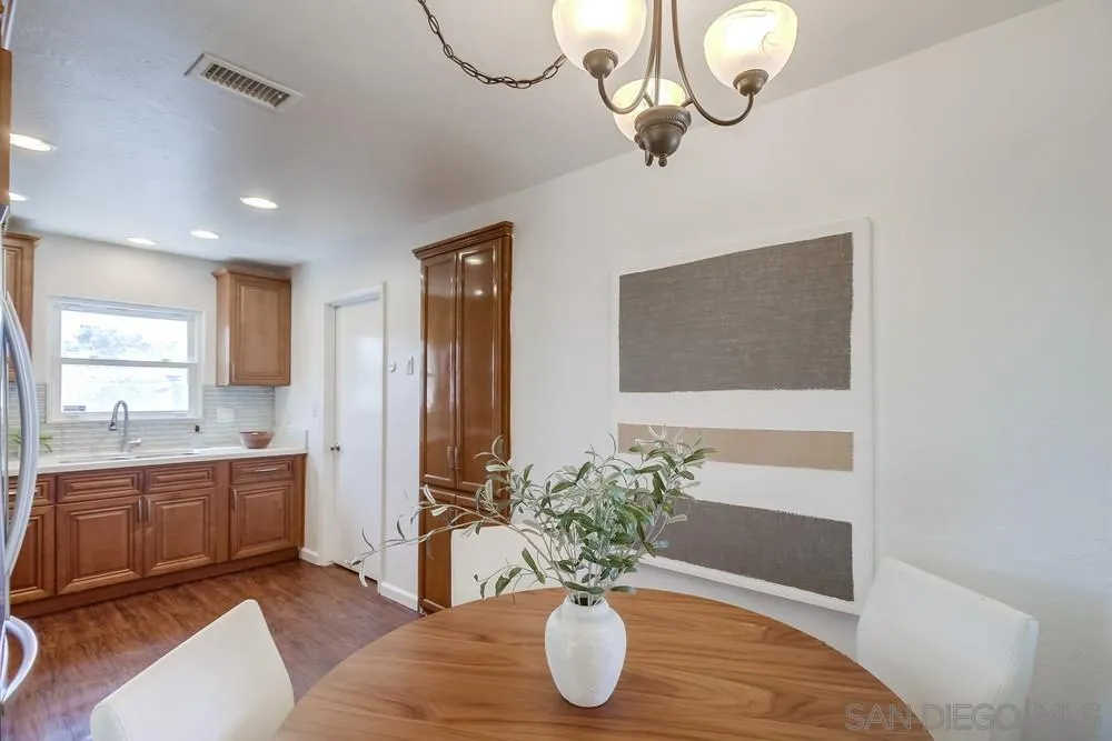 https://cdn.realtyfeed.com/cdn/127/250036715/77e1b8b03a14d836dccbea04c7c16936.webp